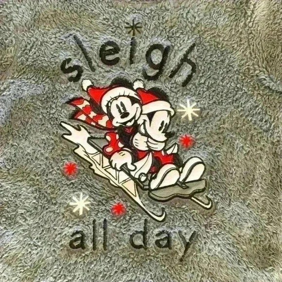 Disney Minnie Mickey Mouse Ice Skating Winter Long Sleeve Shirt Sz S - Picture 4 of 5